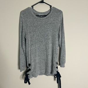 LACE TIE LONG SLEEVE